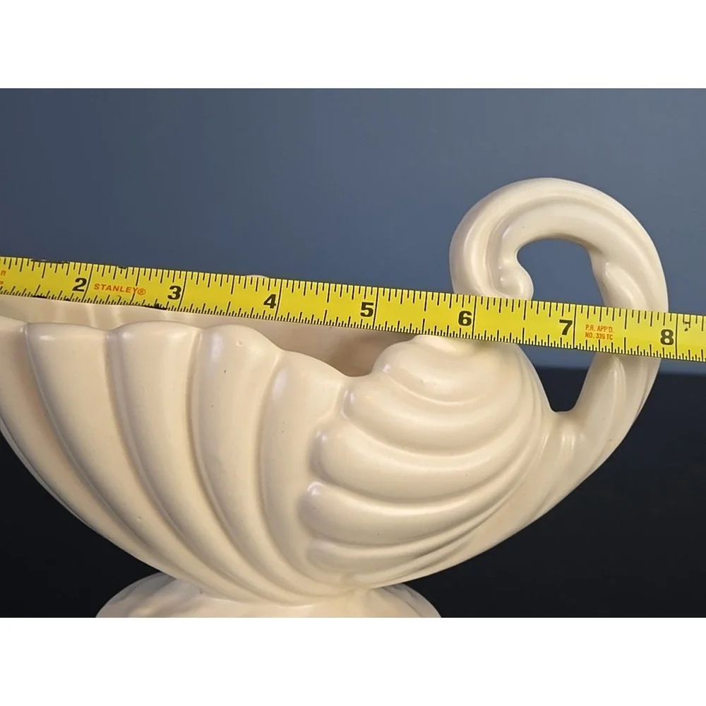 Vintage Royal Haeger Ivory White Ceramic Cornucopia Footed Planter Vase 8 x 6 in